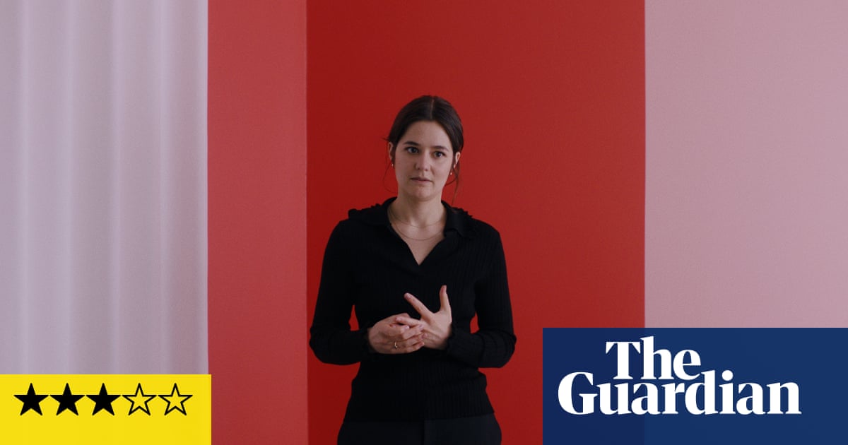 Critique de l'hypnose : une femme perd ses inhibitions devant vos yeux | Film 2 Critique de l'hypnose : une femme perd ses inhibitions devant vos yeux | Film - 1