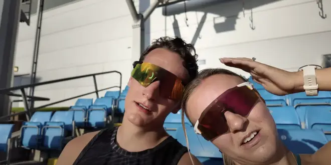 Zoe, la sœur de Molly-Mae, fait allusion à sa séparation d'avec Tommy Fury dans un vlog émotionnel 4 Zoe et son mari Danny ont déclaré que la « vie » la rendait triste ces derniers temps.