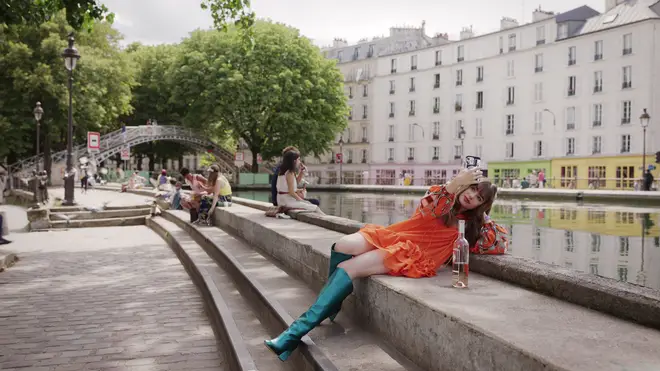 Où a été tournée la saison 4 d'Emily In Paris ? Tous les beaux nouveaux emplacements 6 Emily In Paris saison 4 toujours en production