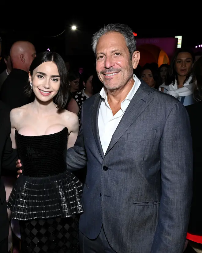 Y aura-t-il une Emily à Paris saison 5 ? 6 Lily Collins (Emily) et Darren Star au