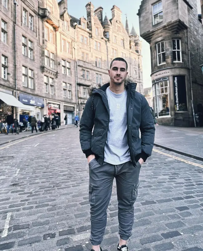 Rencontrez Freddie de Love Is Blind UK : son âge, son travail, Instagram, sa taille et plus 8 Freddie de Love Is Blind mesure 1,80 mètre