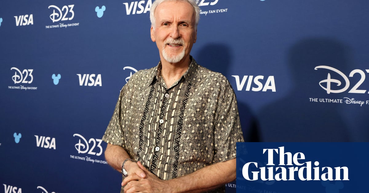 <br />
<br />
<h1>James Cameron : L'écriture de la science-fiction est plus difficile dans un monde de science-fiction</h1><br />
<br />
<p>Le réalisateur légendaire James Cameron a récemment partagé son point de vue sur l'écriture de la science-fiction dans le contexte actuel. Selon lui, il est de plus en plus difficile de créer des histoires de science-fiction originales et captivantes, car la réalité dépasse désormais la fiction.</p><br />
<br />
<p>Cameron a souligné que notre monde moderne est devenu si avancé technologiquement que certaines des idées les plus folles de la science-fiction d'hier sont désormais une réalité quotidienne. Il est donc essentiel pour les écrivains et les réalisateurs de science-fiction de repousser les limites de l'imagination pour captiver un public de plus en plus exigeant.</p><br />
<br />
<h2>Points importants :</h2><br />
<ul><br />
<li>James Cameron partage son point de vue sur l'écriture de la science-fiction.</li><br />
<li>Il est de plus en plus difficile de créer des histoires de science-fiction originales.</li><br />
<li>La réalité actuelle dépasse la fiction.</li><br />
<li>Les écrivains et réalisateurs doivent repousser les limites de l'imagination.</li><br />
</ul><br />
<br /> 2 <br />
<br />
<h1>James Cameron : L'écriture de la science-fiction est plus difficile dans un monde de science-fiction</h1><br />
<br />
<p>Le réalisateur légendaire James Cameron a récemment partagé son point de vue sur l'écriture de la science-fiction dans le contexte actuel. Selon lui, il est de plus en plus difficile de créer des histoires de science-fiction originales et captivantes, car la réalité dépasse désormais la fiction.</p><br />
<br />
<p>Cameron a souligné que notre monde moderne est devenu si avancé technologiquement que certaines des idées les plus folles de la science-fiction d'hier sont désormais une réalité quotidienne. Il est donc essentiel pour les écrivains et les réalisateurs de science-fiction de repousser les limites de l'imagination pour captiver un public de plus en plus exigeant.</p><br />
<br />
<h2>Points importants :</h2><br />
<ul><br />
<li>James Cameron partage son point de vue sur l'écriture de la science-fiction.</li><br />
<li>Il est de plus en plus difficile de créer des histoires de science-fiction originales.</li><br />
<li>La réalité actuelle dépasse la fiction.</li><br />
<li>Les écrivains et réalisateurs doivent repousser les limites de l'imagination.</li><br />
</ul><br />
<br /> - 1