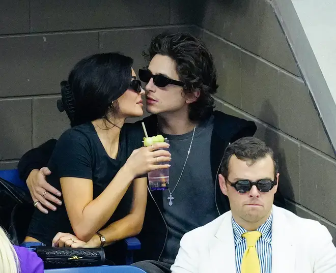 Chronologie des rencontres de Kylie Jenner et de son petit ami Timothée Chalamet 9 Kylie Jenner et Timothée Chalamet aux championnats de tennis de l'US Open 2023