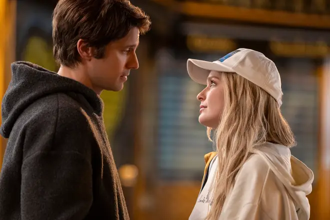 Pourquoi n'y a-t-il que 5 épisodes de la saison 4 d'Emily In Paris ? 6 Camille et Gabriel se préparaient à devenir parents