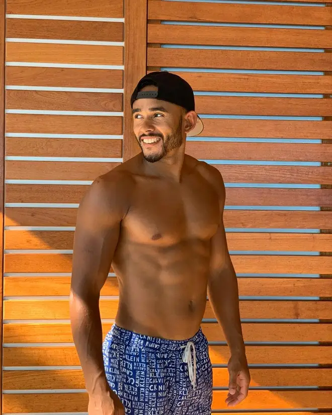 Bobby de Love Is Blind a un passé surprenant en tant que sosie de célébrité 6 Les fans sont divisés sur la ressemblance de Bobby avec Lewis Hamilton