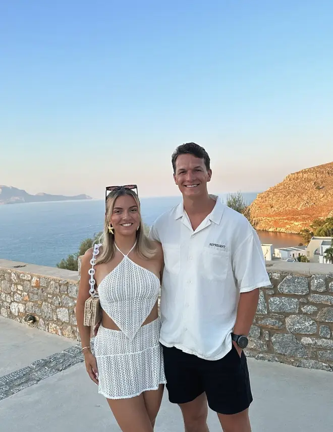 Molly-Mae Hague revient sur Instagram 1 semaine après la séparation choc de Tommy Fury 4 Zoe Rae, la sœur de Molly-Mae Hague, est en lune de miel
