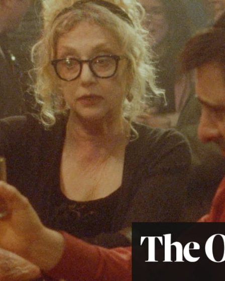 Revue comique: Entre les Temples - une comédie douce-amère à la Harold et Maude | Films comiques 23 Revue comique: Entre les Temples - une comédie douce-amère à la Harold et Maude | Films comiques - 22