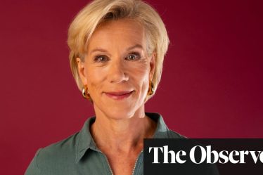 <h1>Juliet Stevenson révèle des détails sur sa relation avec Alan Rickman</h1><br />
<br />
<p>La célèbre actrice Juliet Stevenson s'est récemment exprimée au sujet de sa relation avec feu Alan Rickman. Elle a déclaré qu'elle n'avait pas lu les journaux intimes de l'acteur, car elle sait déjà ce que leur lien signifiait pour elle.</p><br />
<br />
<h2>Points importants :</h2><br />
<ul><br /> <li>Juliet Stevenson parle ouvertement de son lien avec Alan Rickman</li><br /> <li>Elle refuse de lire les journaux intimes de l'acteur</li><br /> <li>Elle souligne l'importance de leur relation personnelle</li><br />
</ul> - 2