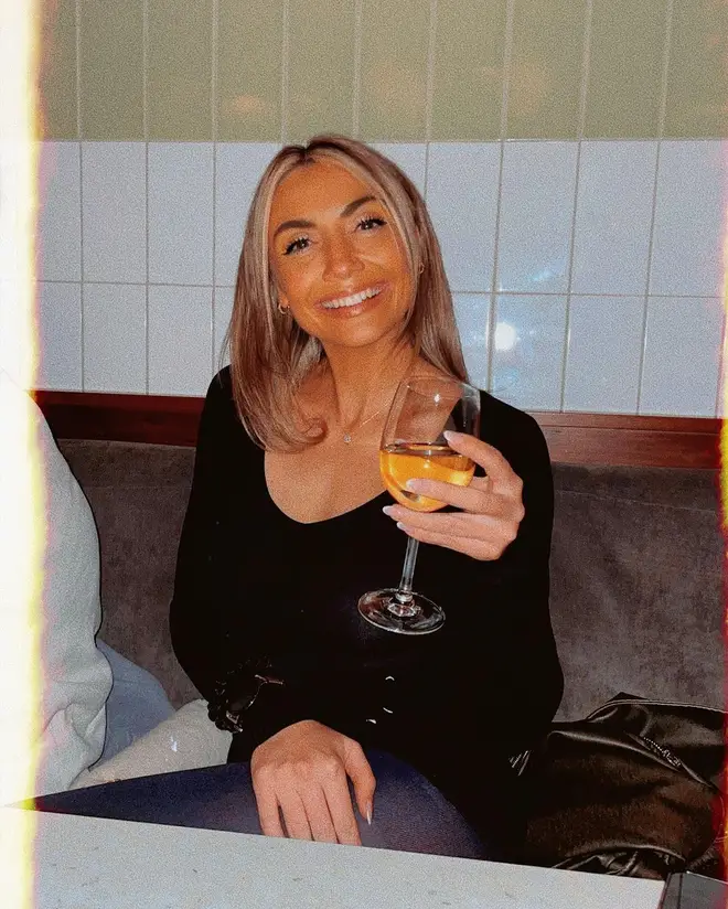 Qui est Natasha de Love Is Blind UK ? Son âge, son travail, sa perte de poids, Instagram et plus 4 Natasha a travaillé comme coordinatrice de carrière avant le spectacle