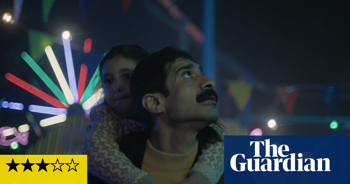 Critique de Mandoob (Le coursier de nuit) - une satire amusante sur l'économie de concert à Riyadh | Film 2 Critique de Mandoob (Le coursier de nuit) - une satire amusante sur l'économie de concert à Riyadh | Film - 1
