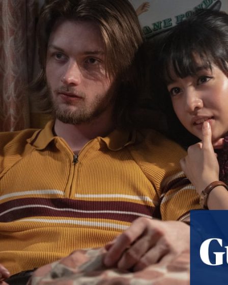 Critique de Touch - une histoire d'amour émotionnelle qui remonte aux années 60 | Film 5 Critique de Touch - une histoire d'amour émotionnelle qui remonte aux années 60 | Film - 4