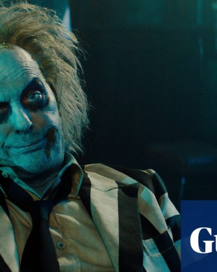 Critique de Beetlejuice 2 de Tim Burton : Une revisite rétro joyeuse des vieux lieux | Film 56 Critique de Beetlejuice 2 de Tim Burton : Une revisite rétro joyeuse des vieux lieux | Film - 55