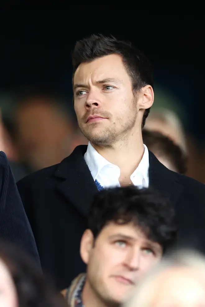 Tout ce que nous savons sur le quatrième album de Harry Styles – Date de sortie, nom,... 5 Harry Styles a été aperçu en train de regarder un match de Premier League après tout le drame autour de son « buzz cut »