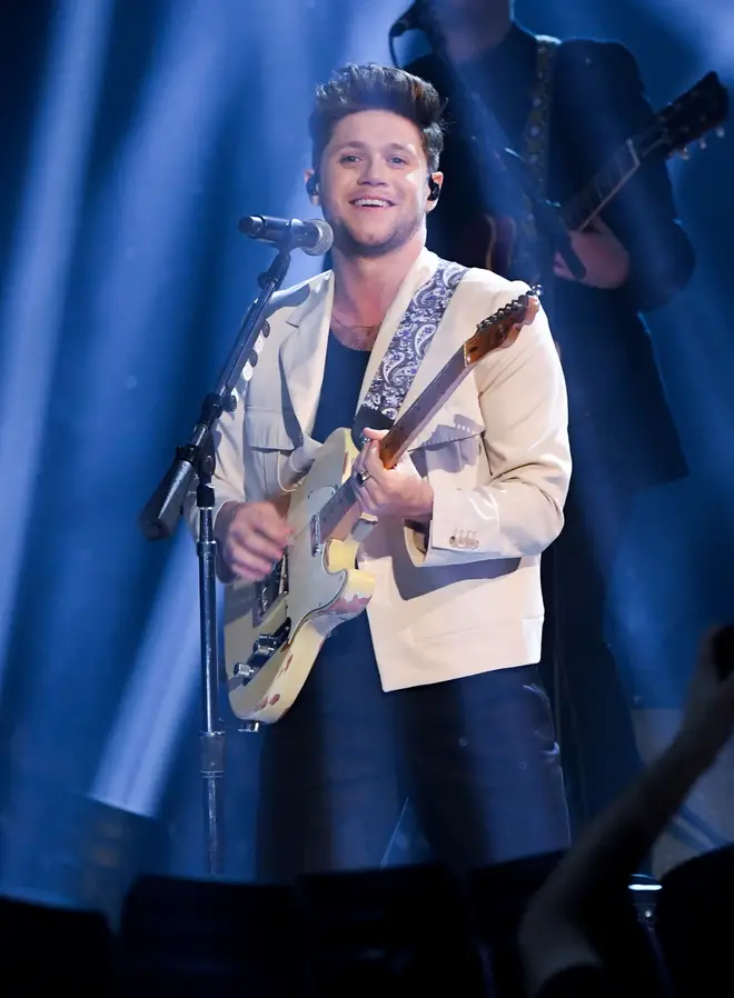 Niall Horan et sa petite amie Amelia Woolley : depuis combien de temps sortent-ils ensemble ? 8 Niall Horan et Amelia Woolley vivent tous deux à Londres