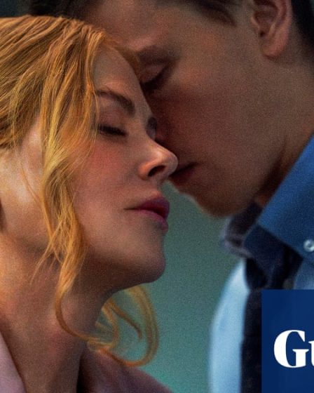 <h2>Nicole Kidman enflamme le Festival de Venise avec son nouveau film Babygirl</h2><br />
<br />
<p>Cette année, le Festival de Venise a été marqué par la présence de la superstar hollywoodienne Nicole Kidman et de son dernier film, Babygirl. Ce drame érotique a suscité l'enthousiasme du public et des critiques, avec des scènes qui font monter la température sur la lagune vénitienne.</p><br />
<br />
<h3>Points importants de l'article :</h3><br />
<ul><br /> <li>La participation de Nicole Kidman au Festival de Venise</li><br /> <li>Le nouveau film Babygirl, un drame érotique</li><br /> <li>L'impact du film sur le public et les critiques</li><br />
</ul> 5 <h2>Nicole Kidman enflamme le Festival de Venise avec son nouveau film Babygirl</h2><br />
<br />
<p>Cette année, le Festival de Venise a été marqué par la présence de la superstar hollywoodienne Nicole Kidman et de son dernier film, Babygirl. Ce drame érotique a suscité l'enthousiasme du public et des critiques, avec des scènes qui font monter la température sur la lagune vénitienne.</p><br />
<br />
<h3>Points importants de l'article :</h3><br />
<ul><br /> <li>La participation de Nicole Kidman au Festival de Venise</li><br /> <li>Le nouveau film Babygirl, un drame érotique</li><br /> <li>L'impact du film sur le public et les critiques</li><br />
</ul> - 4