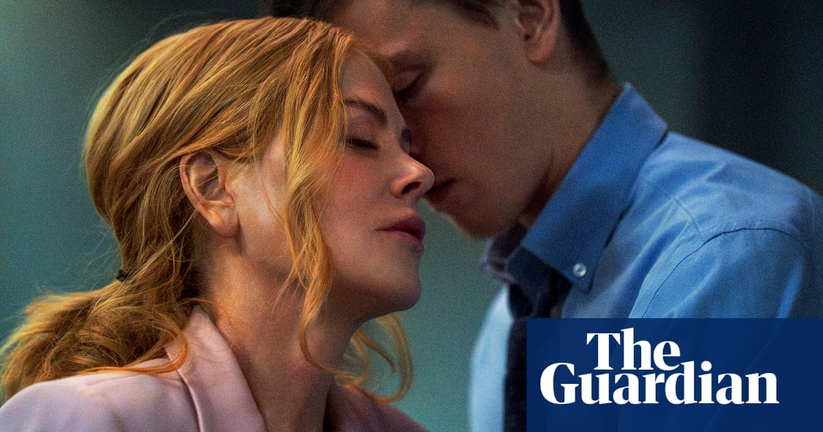<h2>Nicole Kidman enflamme le Festival de Venise avec son nouveau film Babygirl</h2><br />
<br />
<p>Cette année, le Festival de Venise a été marqué par la présence de la superstar hollywoodienne Nicole Kidman et de son dernier film, Babygirl. Ce drame érotique a suscité l'enthousiasme du public et des critiques, avec des scènes qui font monter la température sur la lagune vénitienne.</p><br />
<br />
<h3>Points importants de l'article :</h3><br />
<ul><br /> <li>La participation de Nicole Kidman au Festival de Venise</li><br /> <li>Le nouveau film Babygirl, un drame érotique</li><br /> <li>L'impact du film sur le public et les critiques</li><br />
</ul> 2 <h2>Nicole Kidman enflamme le Festival de Venise avec son nouveau film Babygirl</h2><br />
<br />
<p>Cette année, le Festival de Venise a été marqué par la présence de la superstar hollywoodienne Nicole Kidman et de son dernier film, Babygirl. Ce drame érotique a suscité l'enthousiasme du public et des critiques, avec des scènes qui font monter la température sur la lagune vénitienne.</p><br />
<br />
<h3>Points importants de l'article :</h3><br />
<ul><br /> <li>La participation de Nicole Kidman au Festival de Venise</li><br /> <li>Le nouveau film Babygirl, un drame érotique</li><br /> <li>L'impact du film sur le public et les critiques</li><br />
</ul> - 1