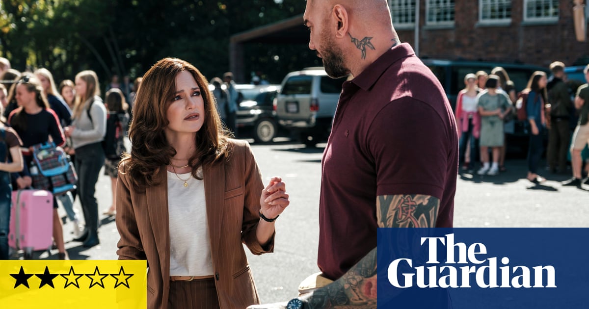 Critique de My Spy à Rome avec Dave Bautista: une comédie d'espionnage père-fille irrésistible | Film 2 Critique de My Spy à Rome avec Dave Bautista: une comédie d'espionnage père-fille irrésistible | Film - 1