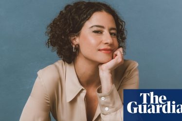 <h1>Ilana Glazer de Broad City parle de sa nouvelle comédie sur la grossesse : "Je ne savais pas à quel point avoir des enfants était exigeant" | Film</h1><br />
<br />
<p>La célèbre actrice et comédienne Ilana Glazer, connue pour son rôle dans la série Broad City, se lance dans un nouveau projet de comédie sur la grossesse. Elle révèle que cette expérience lui a ouvert les yeux sur les défis et les sacrifices nécessaires pour élever des enfants. Découvrez les détails de son dernier film et ses réflexions sur la maternité.</p><br />
<br />
<h2>Points importants :</h2><br />
<br />
<ul><br /> <li>Ilana Glazer parle de sa nouvelle comédie sur la grossesse</li><br /> <li>Son expérience de tournage</li><br /> <li>Ses réflexions sur la maternité et l'éducation des enfants</li><br />
</ul> - 7