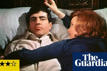 Critique du film "Rien que le meilleur" : une comédie délicieusement rétro de Alan Bates à Londres dans les années 60 - 4