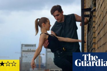 Critique de Skywalkers: Une histoire d'amour - un couple de "rooftoppers" en quête de sensations fortes dans un documentaire Netflix | Films documentaires - 4