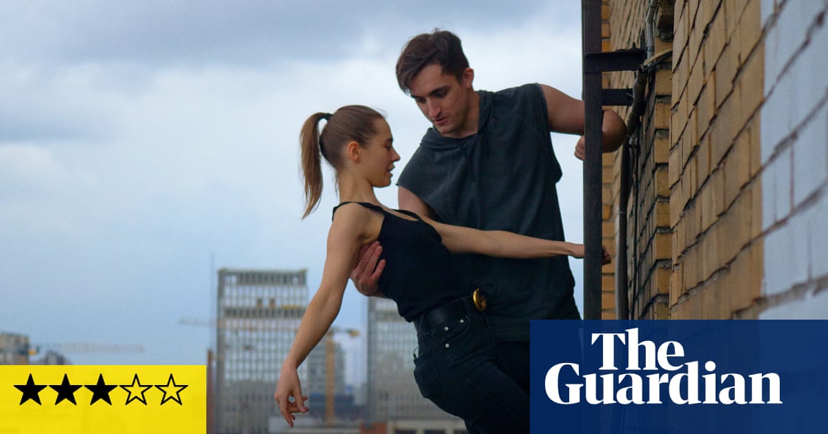 Critique de Skywalkers: Une histoire d'amour - un couple de "rooftoppers" en quête de sensations fortes dans un documentaire Netflix | Films documentaires 2 Critique de Skywalkers: Une histoire d'amour - un couple de "rooftoppers" en quête de sensations fortes dans un documentaire Netflix | Films documentaires - 1