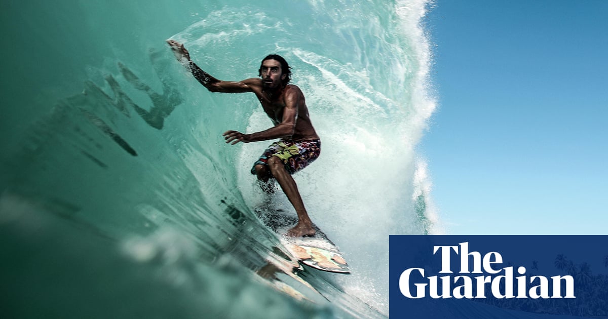 Les surfeurs intrépides qui ont risqué leur vie pour la vague parfaite | Film 2 Les surfeurs intrépides qui ont risqué leur vie pour la vague parfaite | Film - 1