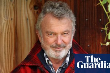 Le nouveau chapitre de la carrière de Sam Neill : une révélation sur sa santé | Interview exclusive avec l'acteur Sam Neill<br />
<br />
Points importants :<br />
1. Sam Neill parle de sa lutte contre une maladie<br />
2. Révélation sur sa carrière et son état de santé actuel<br />
3. Les défis rencontrés par l'acteur et ses projets futurs - 2