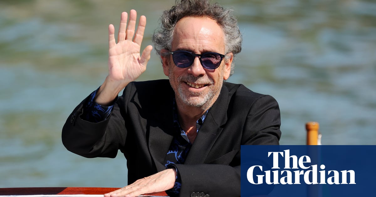 <br />
<br />
<h1>Tim Burton révèle avoir été "un peu perdu" dans sa carrière avant la suite de Beetlejuice</h1><br />
<br />
<p>Le célèbre réalisateur Tim Burton a récemment avoué qu'il se sentait dépassé par sa carrière avant de se lancer dans la suite tant attendue de Beetlejuice. Il a expliqué que malgré son succès passé, il avait besoin d'un nouveau défi pour retrouver sa passion pour le cinéma.</p><br />
<br />
<h2>Points importants de l'article :</h2><br />
<ul><br /> <li>Tim Burton se sentait perdu avant de commencer la suite de Beetlejuice</li><br /> <li>Il avait besoin d'un nouveau défi pour retrouver sa passion pour le cinéma</li><br /> <li>Malgré son succès passé, il était en quête de renouveau</li><br />
</ul><br />
<br /> 2 <br />
<br />
<h1>Tim Burton révèle avoir été "un peu perdu" dans sa carrière avant la suite de Beetlejuice</h1><br />
<br />
<p>Le célèbre réalisateur Tim Burton a récemment avoué qu'il se sentait dépassé par sa carrière avant de se lancer dans la suite tant attendue de Beetlejuice. Il a expliqué que malgré son succès passé, il avait besoin d'un nouveau défi pour retrouver sa passion pour le cinéma.</p><br />
<br />
<h2>Points importants de l'article :</h2><br />
<ul><br /> <li>Tim Burton se sentait perdu avant de commencer la suite de Beetlejuice</li><br /> <li>Il avait besoin d'un nouveau défi pour retrouver sa passion pour le cinéma</li><br /> <li>Malgré son succès passé, il était en quête de renouveau</li><br />
</ul><br />
<br /> - 1