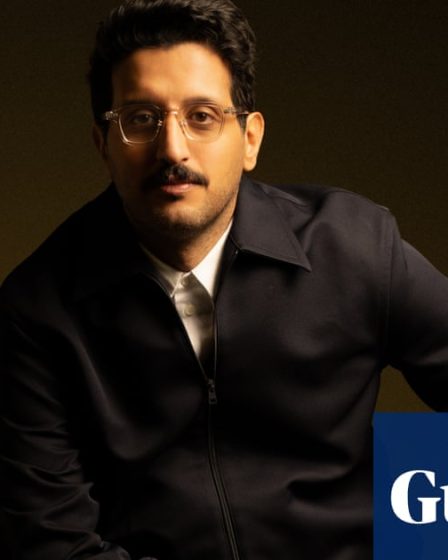 <br />
<br />
<h1>Révélation: Ali Kalthami nous parle de son thriller saoudien révolutionnaire</h1><br />
<br />
<p>Le réalisateur saoudien Ali Kalthami nous plonge dans son nouveau film à suspense qui promet de bouleverser les codes du cinéma saoudien. Découvrez en exclusivité les coulisses de ce chef-d'œuvre cinématographique!</p><br />
<br />
<h2>Points clés de l'article:</h2><br />
<ul><br /> <li>Le nouveau thriller révolutionnaire de Ali Kalthami</li><br /> <li>Les défis du cinéma saoudien</li><br /> <li>Les motivations du réalisateur</li><br /> <li>Les réactions du public</li><br />
</ul><br />
<br /> 50 <br />
<br />
<h1>Révélation: Ali Kalthami nous parle de son thriller saoudien révolutionnaire</h1><br />
<br />
<p>Le réalisateur saoudien Ali Kalthami nous plonge dans son nouveau film à suspense qui promet de bouleverser les codes du cinéma saoudien. Découvrez en exclusivité les coulisses de ce chef-d'œuvre cinématographique!</p><br />
<br />
<h2>Points clés de l'article:</h2><br />
<ul><br /> <li>Le nouveau thriller révolutionnaire de Ali Kalthami</li><br /> <li>Les défis du cinéma saoudien</li><br /> <li>Les motivations du réalisateur</li><br /> <li>Les réactions du public</li><br />
</ul><br />
<br /> - 49
