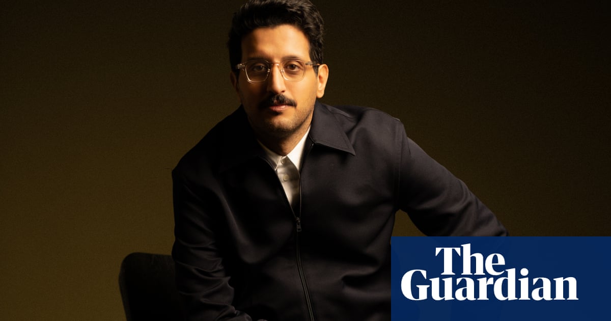 <br />
<br />
<h1>Révélation: Ali Kalthami nous parle de son thriller saoudien révolutionnaire</h1><br />
<br />
<p>Le réalisateur saoudien Ali Kalthami nous plonge dans son nouveau film à suspense qui promet de bouleverser les codes du cinéma saoudien. Découvrez en exclusivité les coulisses de ce chef-d'œuvre cinématographique!</p><br />
<br />
<h2>Points clés de l'article:</h2><br />
<ul><br /> <li>Le nouveau thriller révolutionnaire de Ali Kalthami</li><br /> <li>Les défis du cinéma saoudien</li><br /> <li>Les motivations du réalisateur</li><br /> <li>Les réactions du public</li><br />
</ul><br />
<br /> 2 <br />
<br />
<h1>Révélation: Ali Kalthami nous parle de son thriller saoudien révolutionnaire</h1><br />
<br />
<p>Le réalisateur saoudien Ali Kalthami nous plonge dans son nouveau film à suspense qui promet de bouleverser les codes du cinéma saoudien. Découvrez en exclusivité les coulisses de ce chef-d'œuvre cinématographique!</p><br />
<br />
<h2>Points clés de l'article:</h2><br />
<ul><br /> <li>Le nouveau thriller révolutionnaire de Ali Kalthami</li><br /> <li>Les défis du cinéma saoudien</li><br /> <li>Les motivations du réalisateur</li><br /> <li>Les réactions du public</li><br />
</ul><br />
<br /> - 1