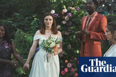 Rire dans le chagrin: un film cathartique sur le mariage avec votre défunt fiancé - 6