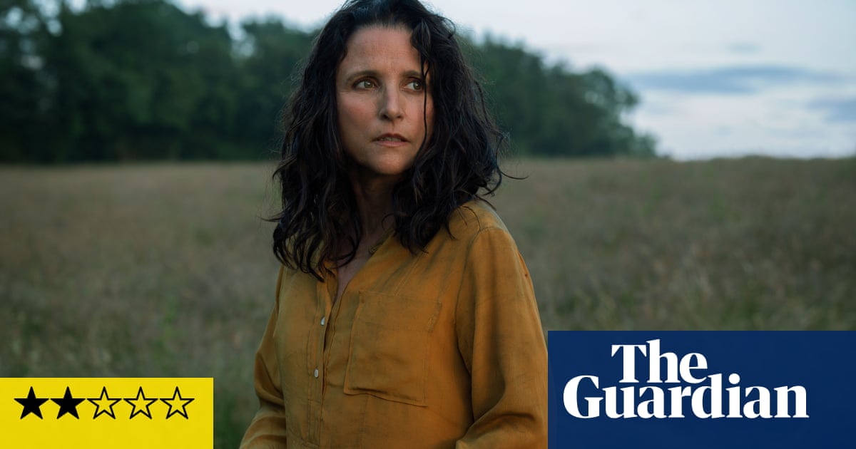 Critique du mardi : un perroquet excentrique devient l'ange de la mort pour Julia Louis-Dreyfus dans une comédie hipster | Film 2 Critique du mardi : un perroquet excentrique devient l'ange de la mort pour Julia Louis-Dreyfus dans une comédie hipster | Film - 1