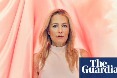 <br />
<br />
<h1>Gillian Anderson: Révélations sur le plaisir, les femmes puissantes et les fantasmes secrets</h1><br />
<br />
<p>L'actrice renommée Gillian Anderson s'est récemment confiée sur la manière dont la société aborde la sexualité et l'épanouissement personnel. Selon elle, il existe encore de nombreux tabous entourant le sujet, malgré les progrès réalisés dans le domaine de l'égalité des sexes.</p><br />
<br />
<h2>Points importants de l'article:</h2><br />
<ul><br /> <li>Gillian Anderson parle ouvertement de la sexualité et du plaisir</li><br /> <li>Elle met en avant le rôle des femmes puissantes dans la société</li><br /> <li>Elle aborde le sujet des fantasmes secrets et de la liberté sexuelle</li><br />
</ul><br />
<br /> - 4