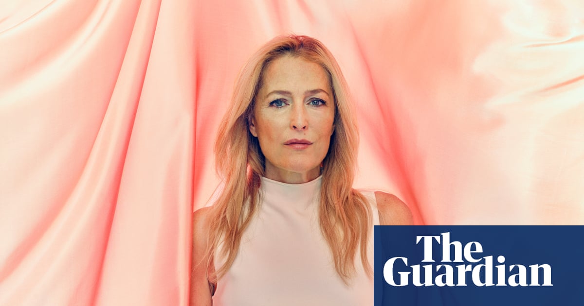 <br />
<br />
<h1>Gillian Anderson: Révélations sur le plaisir, les femmes puissantes et les fantasmes secrets</h1><br />
<br />
<p>L'actrice renommée Gillian Anderson s'est récemment confiée sur la manière dont la société aborde la sexualité et l'épanouissement personnel. Selon elle, il existe encore de nombreux tabous entourant le sujet, malgré les progrès réalisés dans le domaine de l'égalité des sexes.</p><br />
<br />
<h2>Points importants de l'article:</h2><br />
<ul><br /> <li>Gillian Anderson parle ouvertement de la sexualité et du plaisir</li><br /> <li>Elle met en avant le rôle des femmes puissantes dans la société</li><br /> <li>Elle aborde le sujet des fantasmes secrets et de la liberté sexuelle</li><br />
</ul><br />
<br /> 2 <br />
<br />
<h1>Gillian Anderson: Révélations sur le plaisir, les femmes puissantes et les fantasmes secrets</h1><br />
<br />
<p>L'actrice renommée Gillian Anderson s'est récemment confiée sur la manière dont la société aborde la sexualité et l'épanouissement personnel. Selon elle, il existe encore de nombreux tabous entourant le sujet, malgré les progrès réalisés dans le domaine de l'égalité des sexes.</p><br />
<br />
<h2>Points importants de l'article:</h2><br />
<ul><br /> <li>Gillian Anderson parle ouvertement de la sexualité et du plaisir</li><br /> <li>Elle met en avant le rôle des femmes puissantes dans la société</li><br /> <li>Elle aborde le sujet des fantasmes secrets et de la liberté sexuelle</li><br />
</ul><br />
<br /> - 1