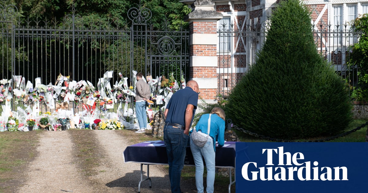 Alain Delon sera enterré en toute intimité sur son domaine | Alain Delon 2 Alain Delon sera enterré en toute intimité sur son domaine | Alain Delon - 1