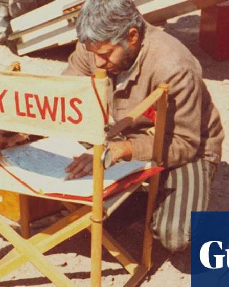 <h2>Le film sur l'Holocauste de Jerry Lewis qui n'a jamais vu le jour</h2><br />
<br />
<p>Le célèbre comédien Jerry Lewis a suscité la controverse avec un projet de film sur l'Holocauste qui n'a jamais été réalisé. Découvrez pourquoi ce projet a causé l'embarras et la honte.</p><br />
<br />
<ul><br /> <li>Jerry Lewis, célèbre comédien, a été critiqué pour un projet de film sur l'Holocauste.</li><br /> <li>Le film n'a jamais été réalisé en raison de son contenu controversé.</li><br /> <li>Ce projet a provoqué l'indignation et la désapprobation du public et des critiques.</li><br /> <li>La réputation de Jerry Lewis en a été affectée, le laissant honteux et embarrassé.</li><br />
</ul> 14 <h2>Le film sur l'Holocauste de Jerry Lewis qui n'a jamais vu le jour</h2><br />
<br />
<p>Le célèbre comédien Jerry Lewis a suscité la controverse avec un projet de film sur l'Holocauste qui n'a jamais été réalisé. Découvrez pourquoi ce projet a causé l'embarras et la honte.</p><br />
<br />
<ul><br /> <li>Jerry Lewis, célèbre comédien, a été critiqué pour un projet de film sur l'Holocauste.</li><br /> <li>Le film n'a jamais été réalisé en raison de son contenu controversé.</li><br /> <li>Ce projet a provoqué l'indignation et la désapprobation du public et des critiques.</li><br /> <li>La réputation de Jerry Lewis en a été affectée, le laissant honteux et embarrassé.</li><br />
</ul> - 13