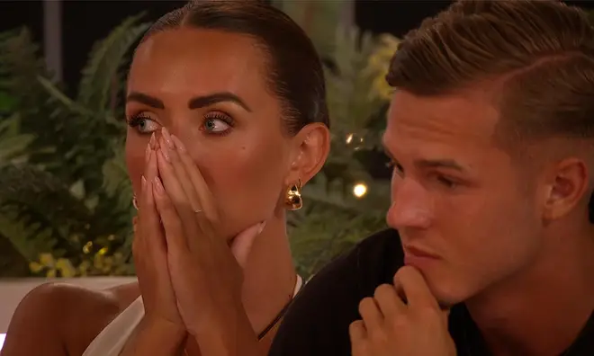 Hugo de Love Island photographié en train d'embrasser un autre insulaire après avoir assisté à la finale avec Jess 3 Hugo et Jess se sont séparés quelques jours après avoir regardé ensemble la finale de Love Island