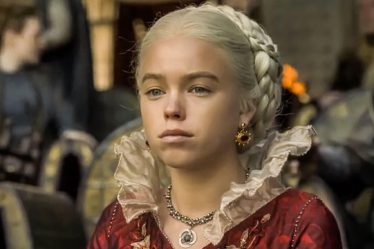 Milly Alcock : Âge, taille et faits sur l'actrice de la Maison du Dragon - 10