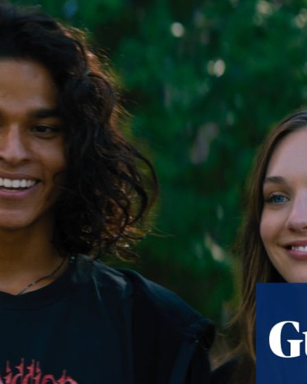 Critique de Fitting In: une condition biologique rare dans un film de jeunesse classique | Film 8 Critique de Fitting In: une condition biologique rare dans un film de jeunesse classique | Film - 7