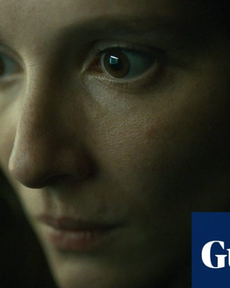 Critique de Red Rooms : un mannequin obsédé par un tueur en série sur le dark web | Film 50 Critique de Red Rooms : un mannequin obsédé par un tueur en série sur le dark web | Film - 49
