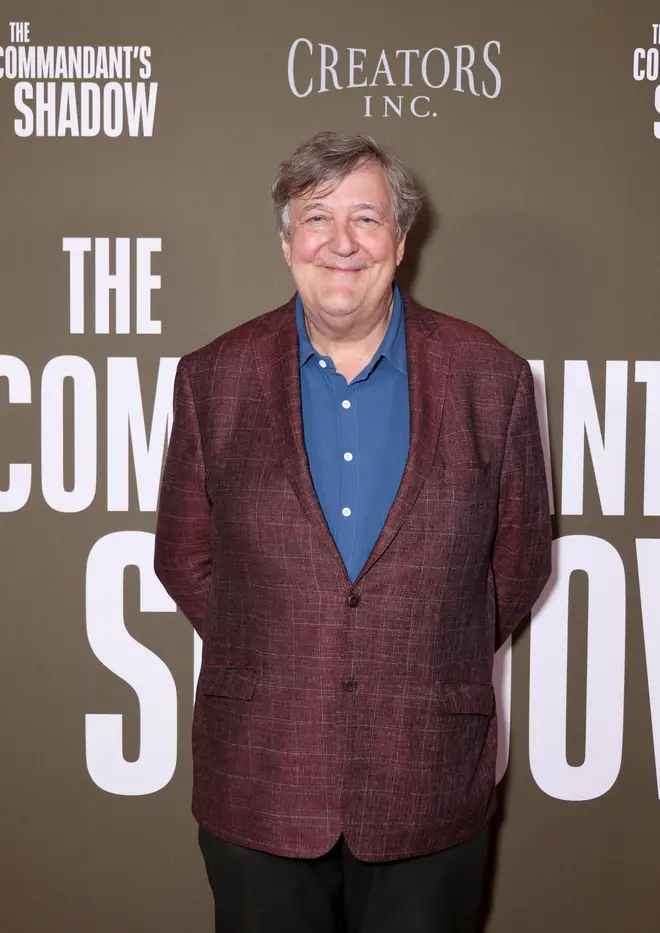 Qui fait partie du casting des célébrités des Traitors UK ? 7 Stephen Fry serait en pourparlers pour The Traitors UK