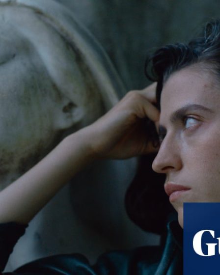 Critique de Paul et Paulette prenant un bain – une romance mal comprise prend un tournant douloureux | Festival du film de Venise 2024 14 Critique de Paul et Paulette prenant un bain – une romance mal comprise prend un tournant douloureux | Festival du film de Venise 2024 - 13