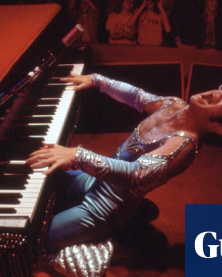 Critique d'Elton John: Jamais trop tard - Portrait en demi-teinte d'un génie musical | Festival du film de Toronto 2024 38 Critique d'Elton John: Jamais trop tard - Portrait en demi-teinte d'un génie musical | Festival du film de Toronto 2024 - 37