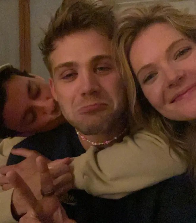 Dans la romance de Meghann Fahy et de son petit ami Leo Woodall 5 Leo Woodall et Meghann Fahy se sont rencontrés sur le tournage de The White Lotus en 2022