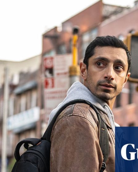 Critique de Relay - Riz Ahmed en mission dans un thriller rétro | Festival du film de Toronto 2024 14 Critique de Relay - Riz Ahmed en mission dans un thriller rétro | Festival du film de Toronto 2024 - 13