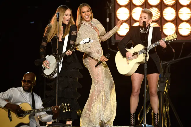 Les fans de Beyoncé reprochent aux CMA de ne pas avoir nommé "Cowboy Carter" dans une seule catégorie 6 Beyoncé interprète