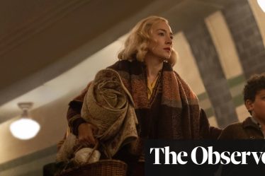 <br />
<br />
<h1>Un drame caché du Blitz de Londres inspire le nouveau film de Steve McQueen</h1><br />
<br />
<p>Le London Film Festival 2024 présente une œuvre inspirée d'un tragique événement méconnu de l'histoire de la Seconde Guerre mondiale.</p><br />
<br />
<h2>Points importants de l'article:</h2><br />
<ul><br /> <li>Steve McQueen réalise un film sur un drame oublié du Blitz de Londres</li><br /> <li>L'événement tragique est peu connu du grand public</li><br /> <li>Le film est présenté au London Film Festival 2024</li><br />
</ul><br />
<br /> - 2
