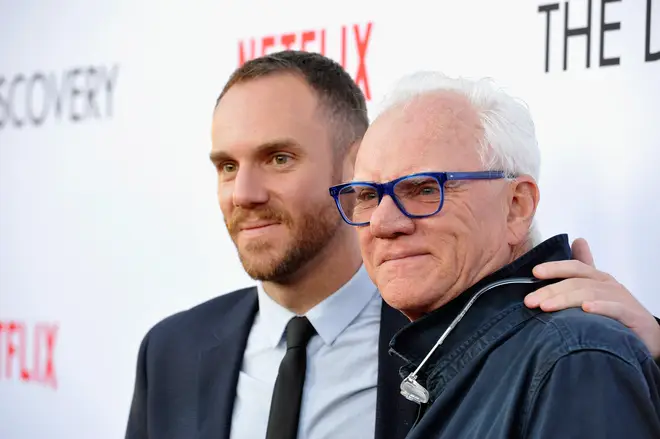 Qui est le mari de Lily Collins, Charlie McDowell ? Âge, mariage et parents célèbres 6 Le père de Charlie McDowell est Malcolm McDowell