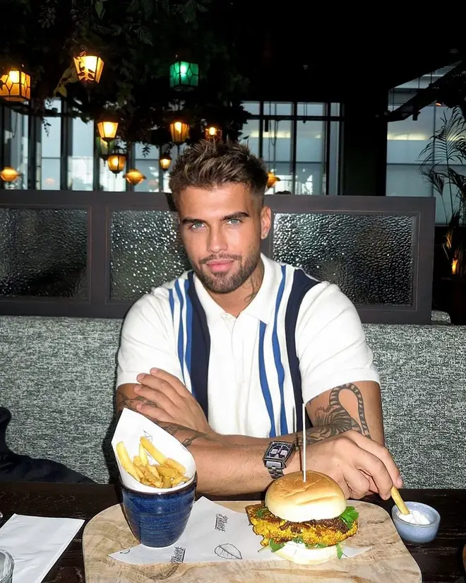 Lacey et Nathan sont-ils toujours ensemble après MAFS UK 2024 ? 4 Nathan a 24 ans