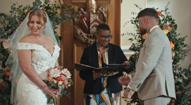 Polly et Adam sont-ils toujours ensemble du MAFS UK 2024 ? 4 Adam n'a pas ressenti une première étincelle d'attraction pour Polly